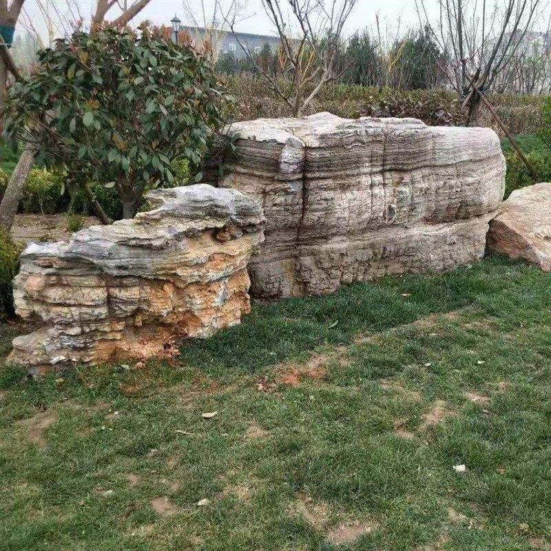 定 制红砂岩毛石料草坪石置石踏步石可按客户需求定 做地铺石材