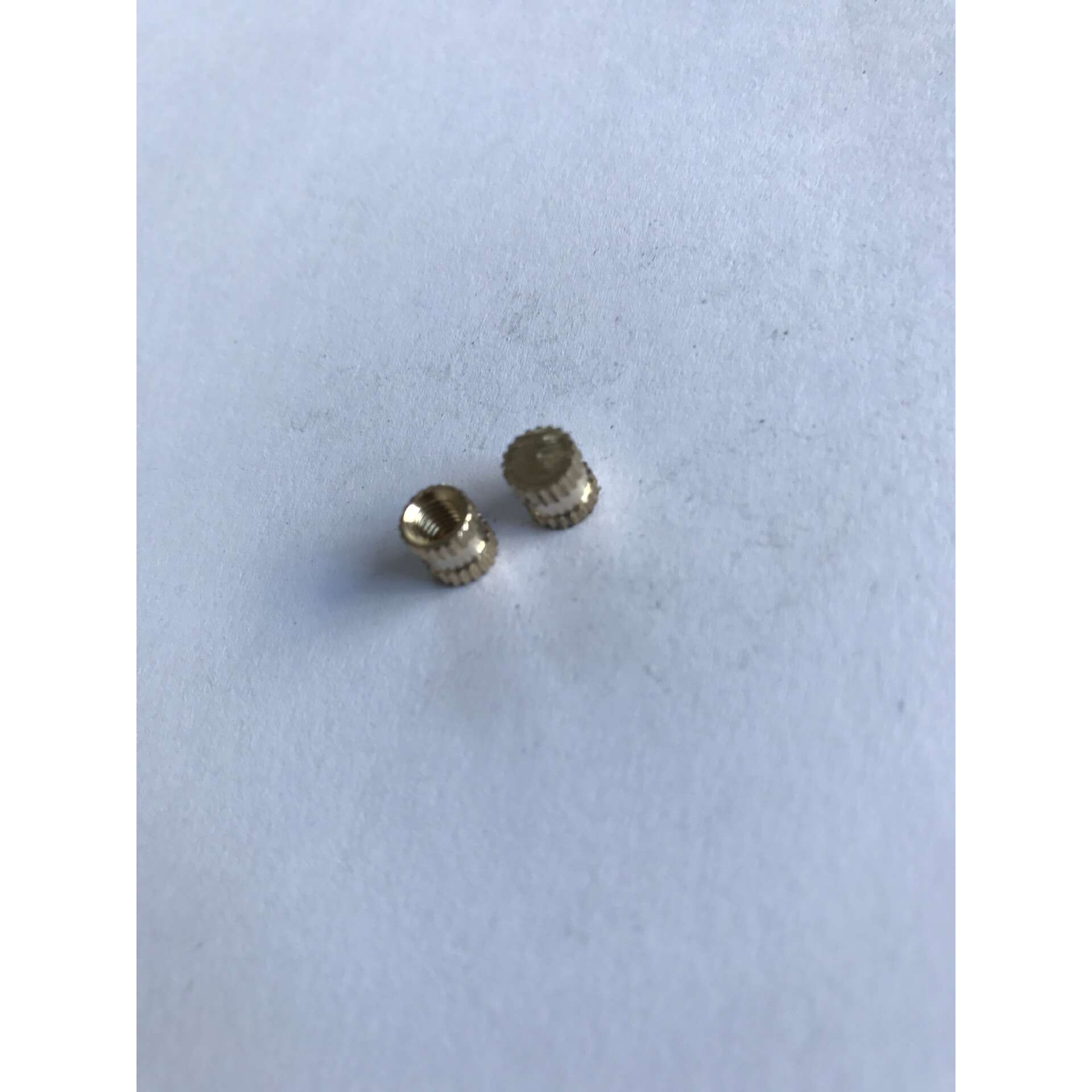 m4×6通孔铜嵌件 铜镶件注塑滚花铜螺母 厂家 铜卡件现货