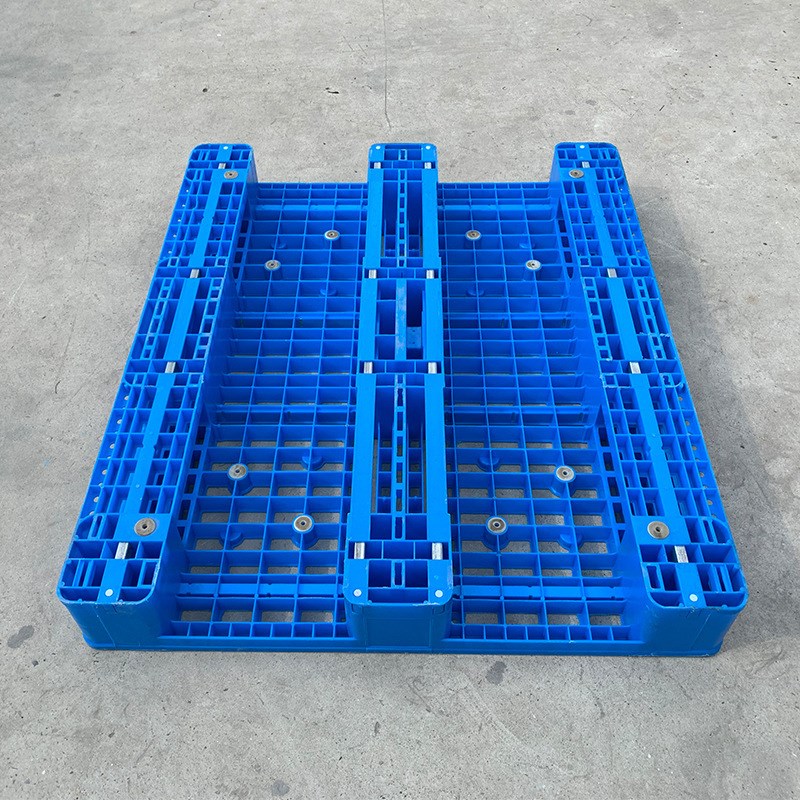 HDPE全新料1012强荷载塑料卡板 带钢管网格蓝色塑料川字型托盘