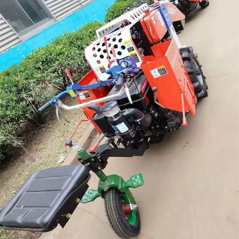 简易款乘坐式履带旋耕机开沟施肥柴油微耕机拖拉机农机