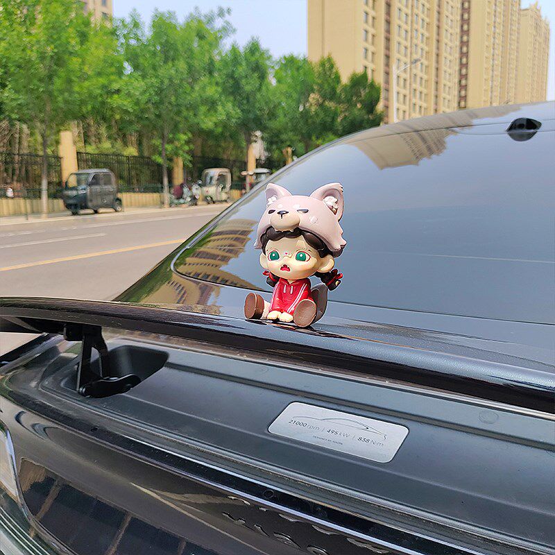 汽车装饰摆件可爱女孩车尾车顶装饰摆件后备Q箱公仔车身外部装饰