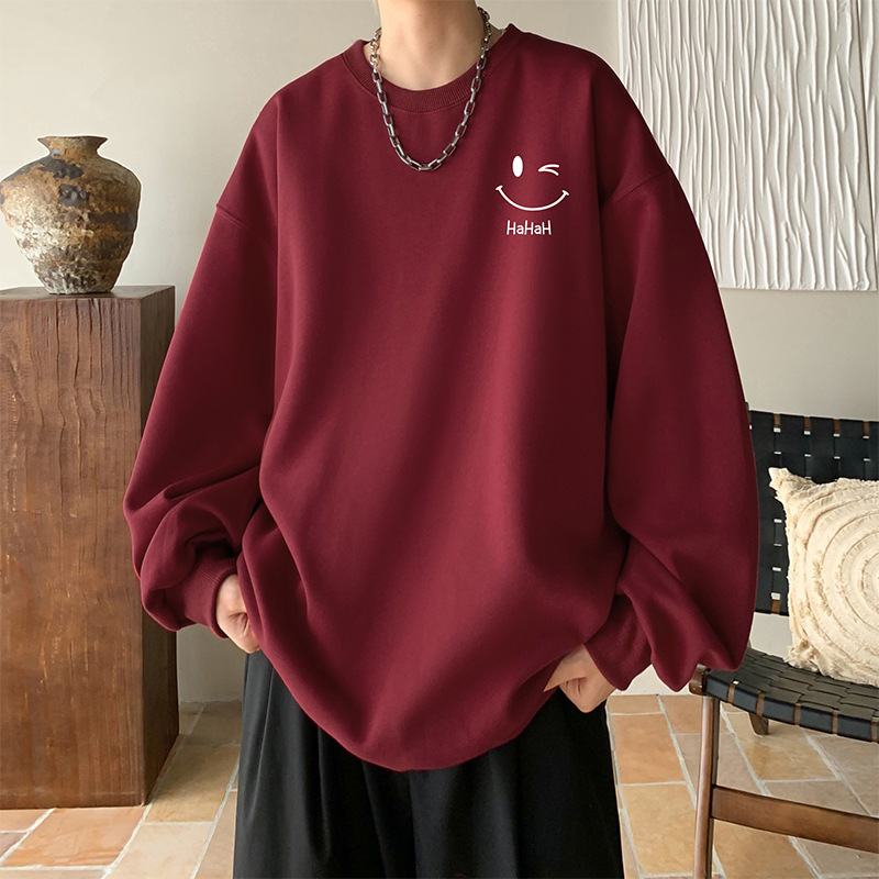酒红色圆领卫衣男秋冬季笑脸印花