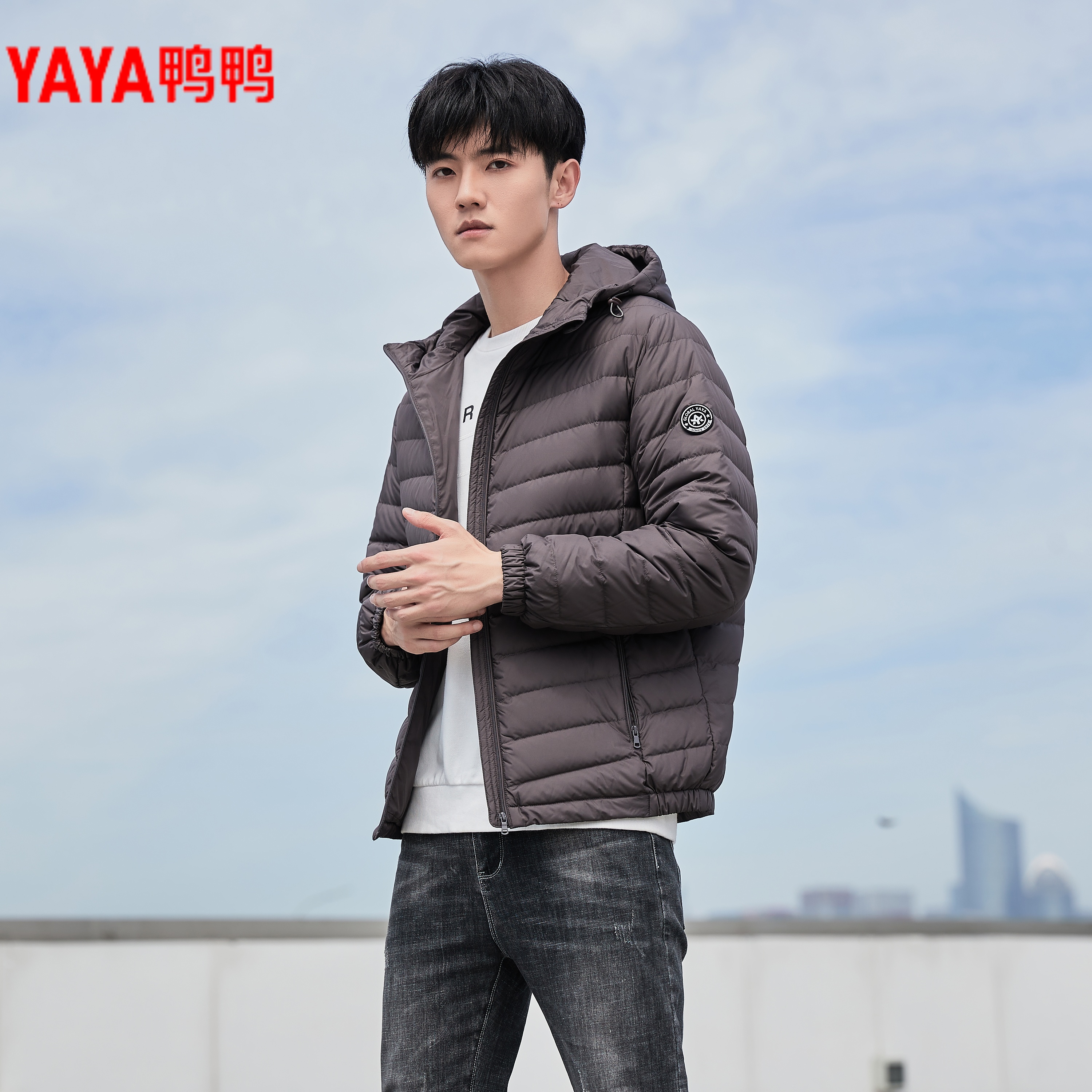 鸭鸭中老年轻薄羽绒服2025年新款