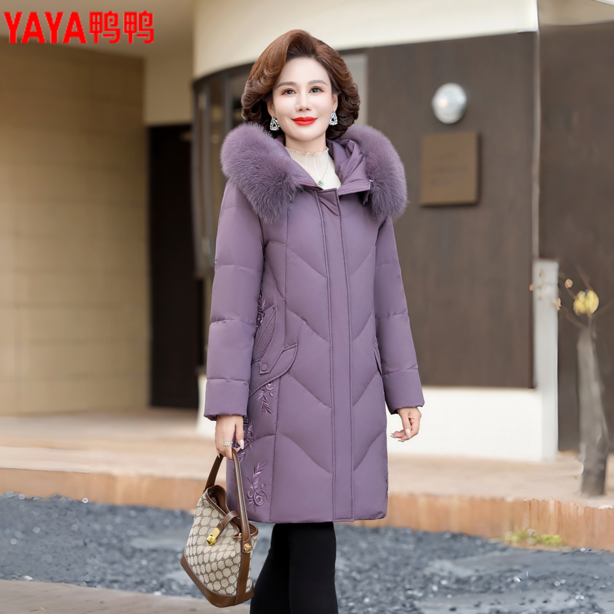 鸭鸭品牌中老年妈妈羽绒服