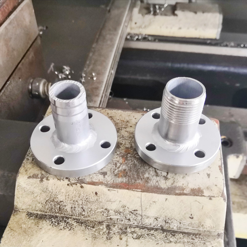 厂家定做不锈钢法兰软管接头加长镀锌碳钢水泵法兰宝塔头方形圆形