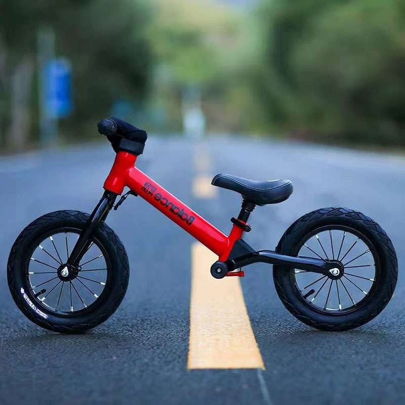 铝合金儿童平衡车无踏板发泡轮滑步车宝宝两轮竞速滑行车12寸外贸