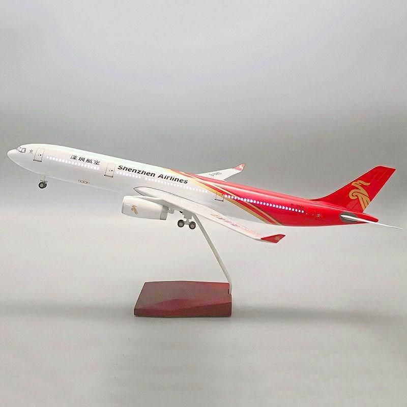 空客A330带轮子带灯 1135南航国航东航拼装P客机模型仿真民航飞机
