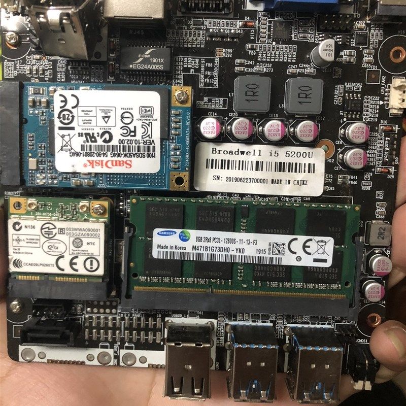 i5 5200u 1717itx板,配8g内存条,64g固
