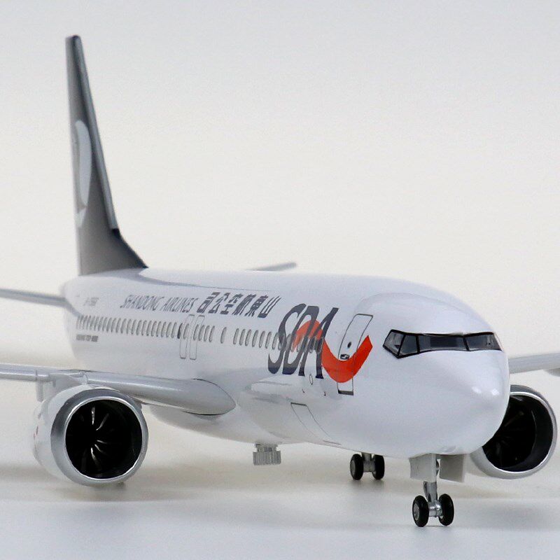 拼装带轮子 山东航空m飞机航模 737-800彷真模型 民航客机塑料摆