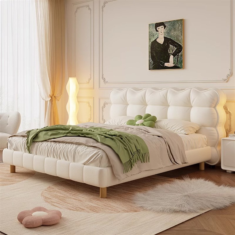 云朵双人泡芙床2024新款奶油风猫抓皮现代简约主卧1.8米实木大床