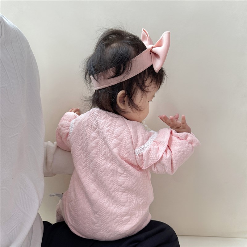 婴儿冬装女宝宝满月百天公主连体衣加绒保暖外出花朵超萌可爱爬服