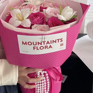 甄选设计页长贺卡定 制感纹理特种纸简约款大横版花束字母卡片