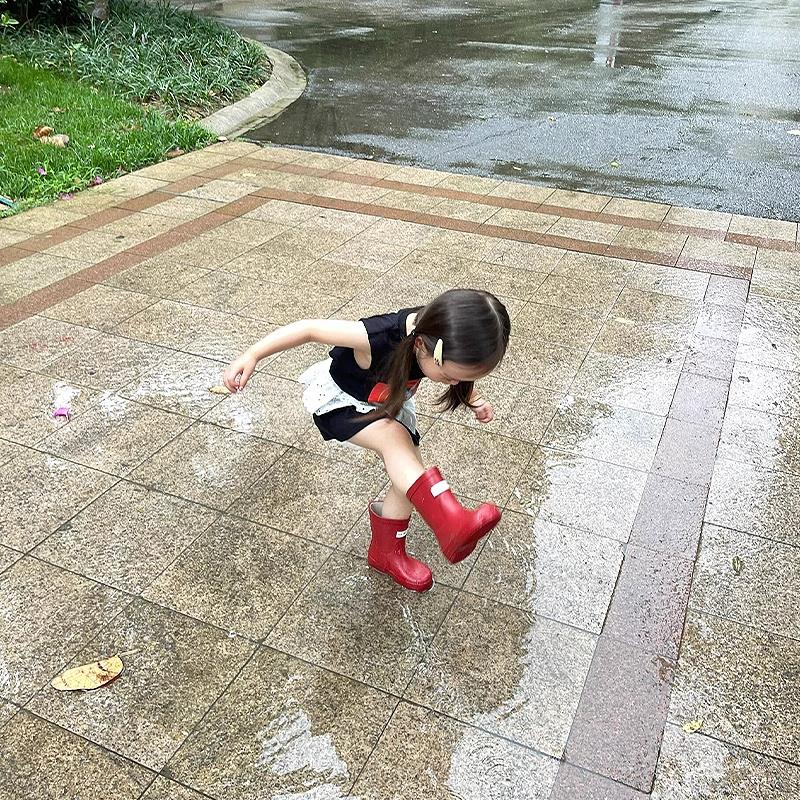 可爱雨鞋儿童女孩幼儿园专用y防滑软底轻便小童男女宝宝中筒雨靴