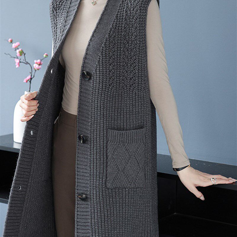 2025年针织马甲女春秋毛衣开衫中长款外套大码坎肩V领粗线中老年