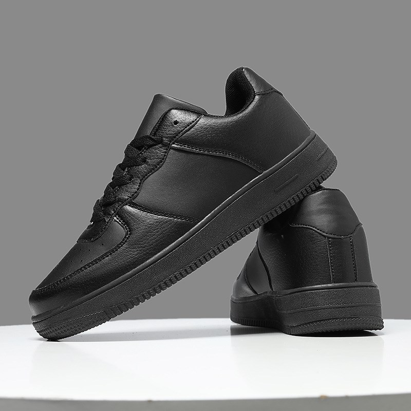 纯黑工地上班鞋男不累脚软底全黑色板鞋男士休闲皮鞋子男透气平底