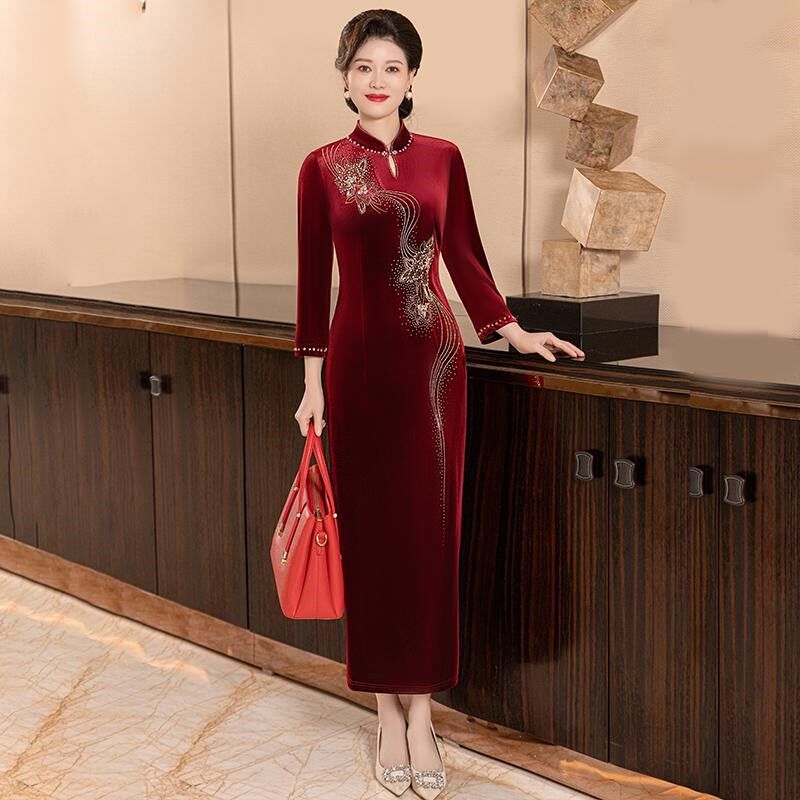 高贵喜婆婆婚宴装礼服高端2024新款丝绒妈妈婚礼旗袍喜服平时可穿