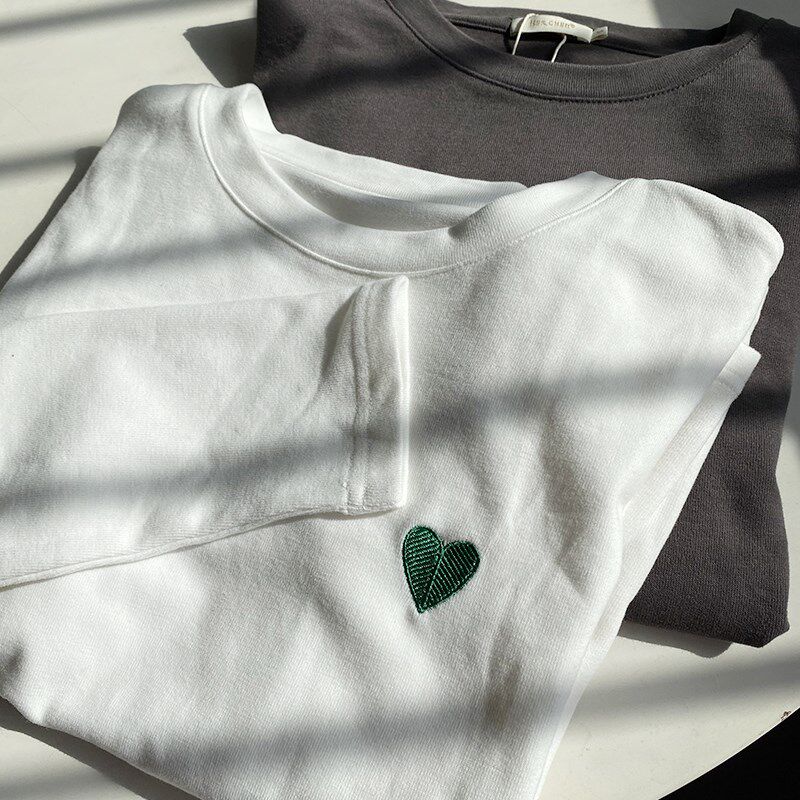 纯棉磨毛爱心刺绣长袖圆领白色T恤女宽松休闲春季外穿打底衫上衣