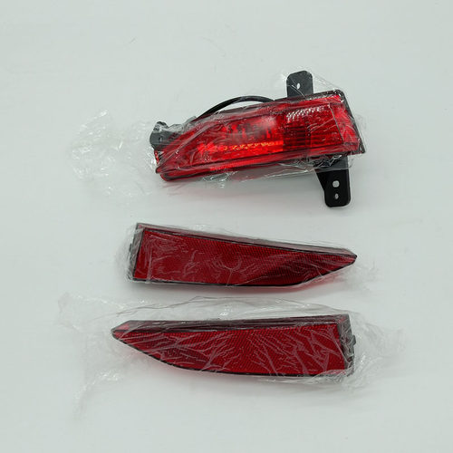 比德文V7电动汽车轿车后保险杠灯后雾灯 后杠灯片反射灯 后杠灯