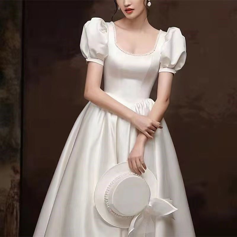 领证小白裙登记缎面婚纱2024新款新娘出门纱订婚礼服裙法式连衣裙