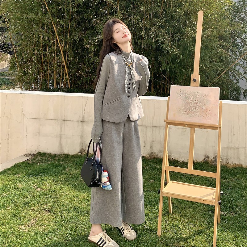 灰色高级感老钱风三件套女2v026春新款时尚简约马甲内搭阔腿裤套
