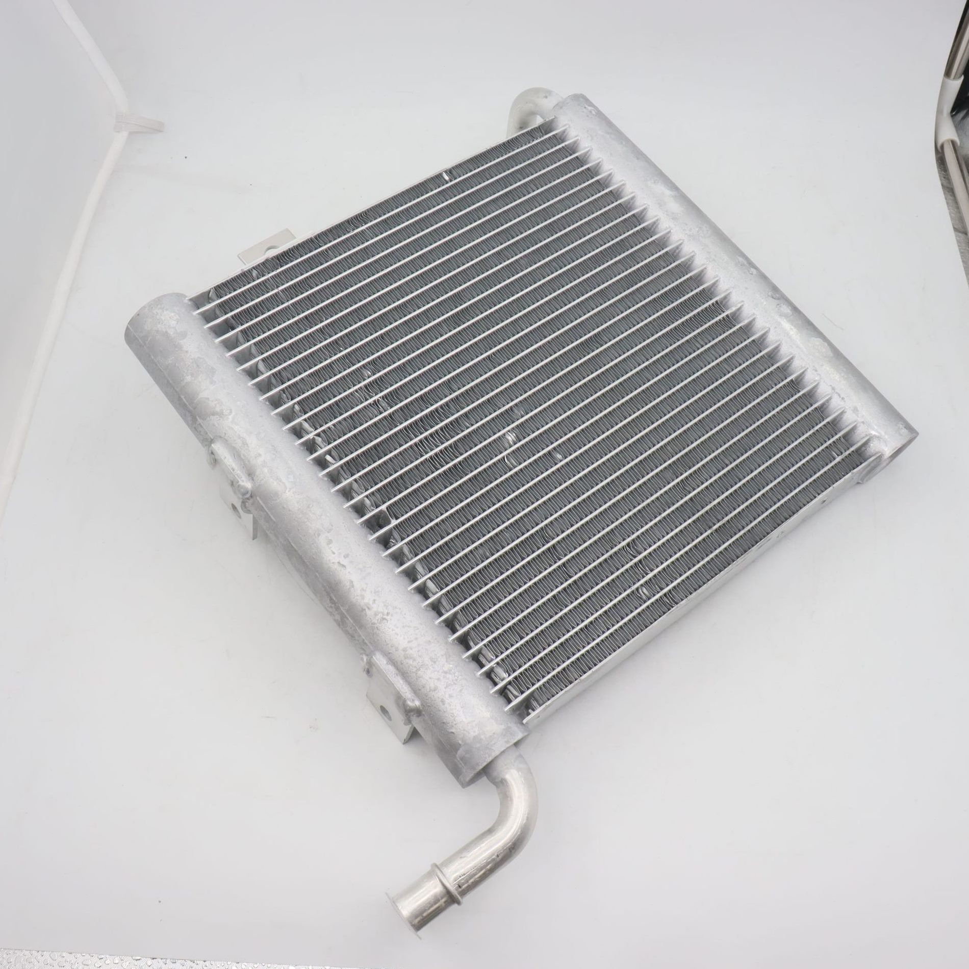 甄选现货 适用于路虎星脉L560捷豹 F-PACE 辅助散热器 水箱 LR092
