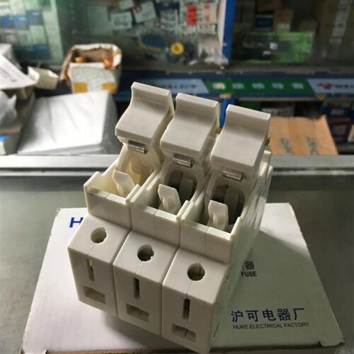 沪可有填料封闭管式圆筒帽形熔断器座RT18-63X-3P63A用R016保险管