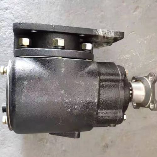 新源65/75轮胎式挖掘机,原装上传动箱分动齿轮总成 带二轴盖总成