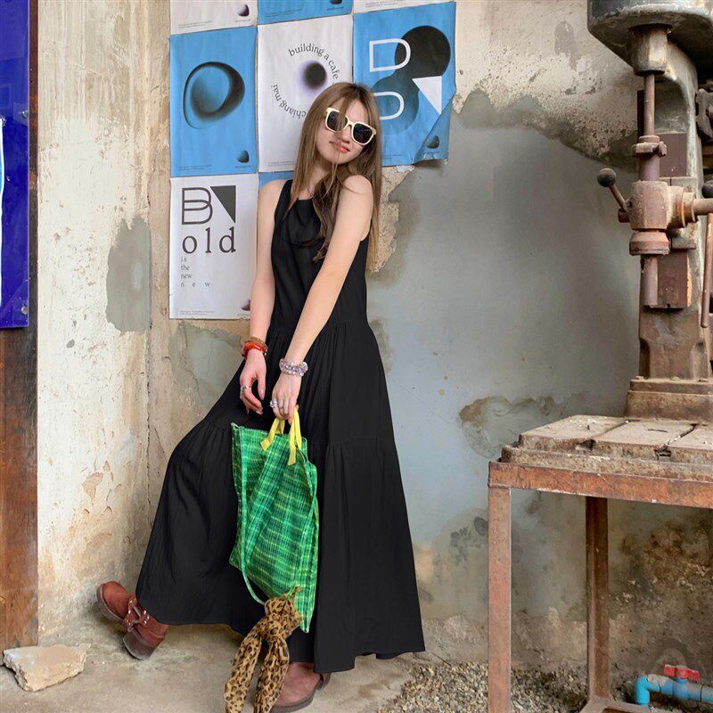 胖mm气质赫本风显瘦背心连衣裙女春季宽松别致简约度假风无袖长裙