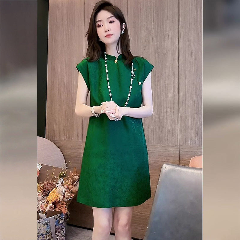 新中式国风绿色宽松改良旗袍2025年夏季女装气质高级感唐装连衣裙