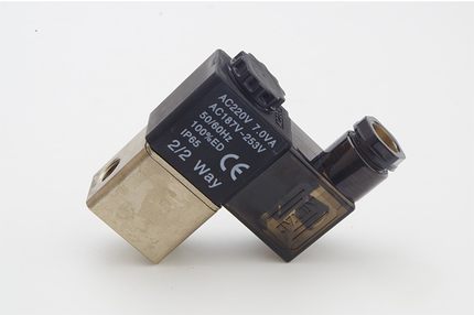 亚德客二位二通流体控制电磁阀2V025-06-08-DC24V/AC220V水阀原装