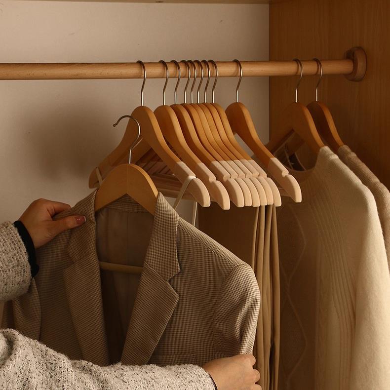 实木衣架家用防滑无痕植绒衣挂木质衣撑西装大衣收纳酒店民宿定制
