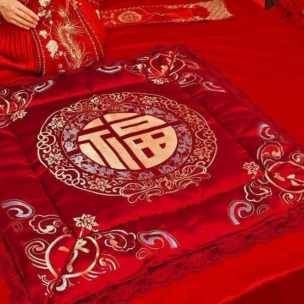 女方结婚用品坐福垫结婚新娘上坐福垫百福刺绣加大坐垫婚房喜被