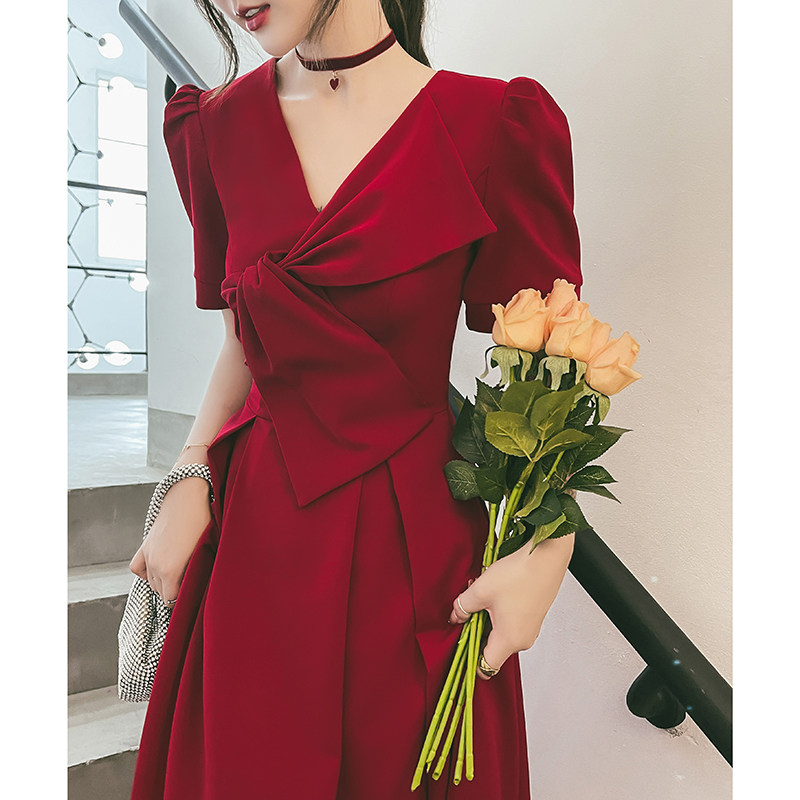 敬酒服新娘2024新款酒红色平时可穿连衣裙订婚女设计感夏季回门裙