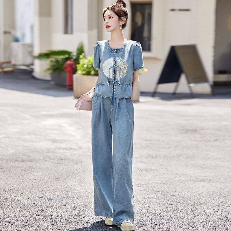今年流行新中式牛仔套装女2024夏季新款国风刺绣气质阔腿裤两件套