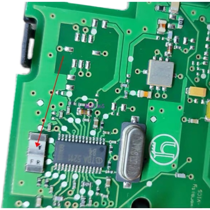 宝马遥控距离近易损保险 TDA5211芯片旁边保险晶振