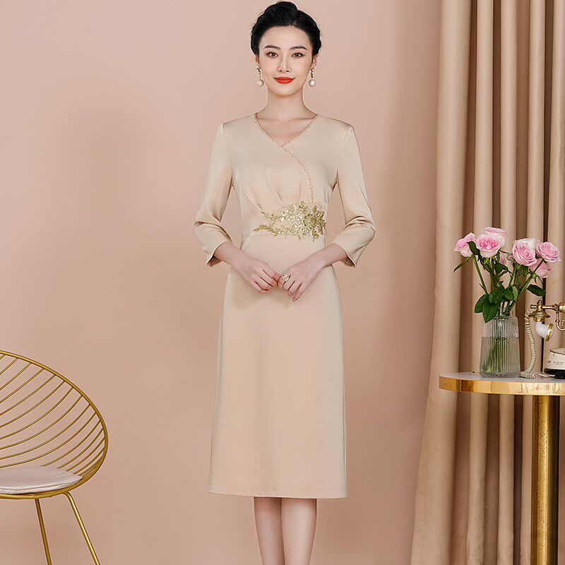 喜婆婆婚宴装2024新款夏季婚礼妈妈礼服平时可穿大码气质刺绣裙子