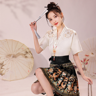 短款新中式马面裙女秋冬季2024新款高腰百褶印花短裙半身裙a字裙