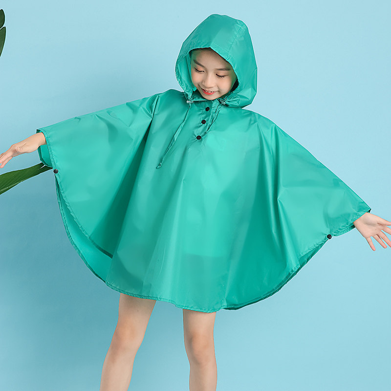 儿童新款斗篷式雨衣户外走路小孩玩水学生上学背S书包防水雨披多