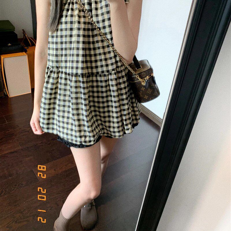 孕妇装2025新宽松格纹吊带上衣女性休闲阔腿短裤夏季两件套
