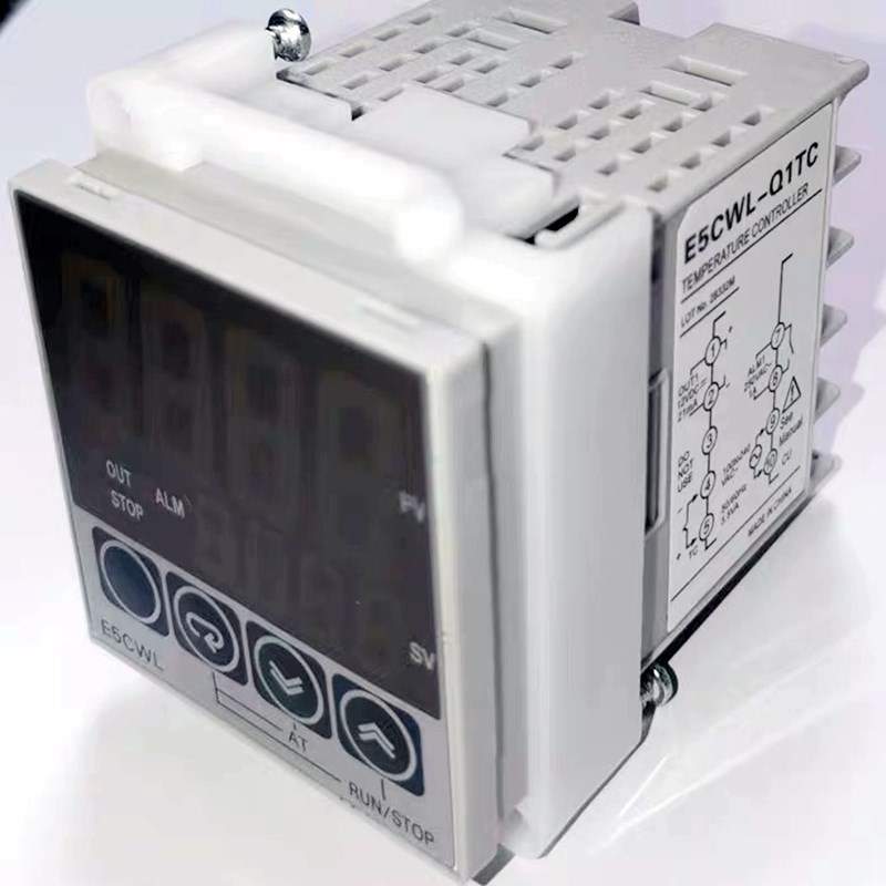 温控器E5CWL-R1P E5CWL-Q1P E5CWL-R1TCE5CWL-Q1TC数显温控仪全新