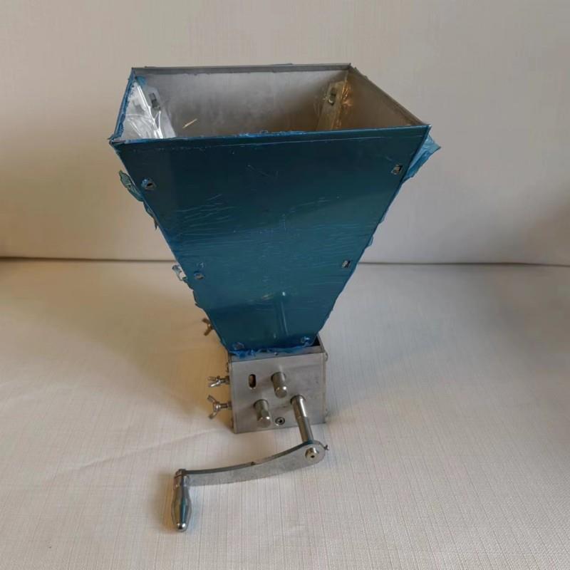 手摇不锈钢三辊磨粒机大麦研磨机啤酒麦芽粉碎机碾米机设备