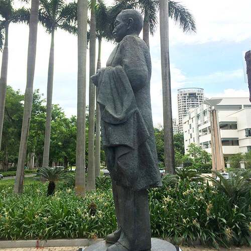 大室外玻钢承璃雕塑校园广SCU052场入口人物文化精神型传雕像名人