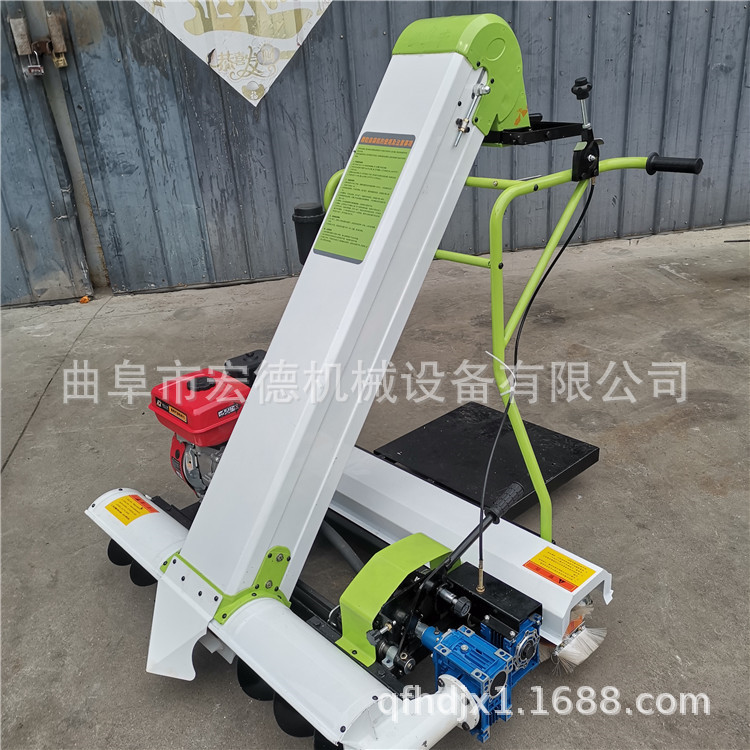 小型汽油家用收谷装袋机