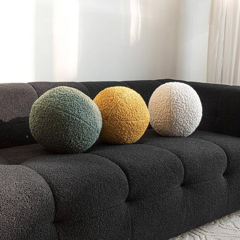 IUJ毛丸子爱圆球抱枕圣羊诞可节日板氛围感软装样间儿童房造型装