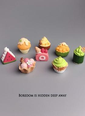 无聊瞭，摆一堆冰淇淋甜品治愈电脑桌面日式工位办公桌小摆件装饰