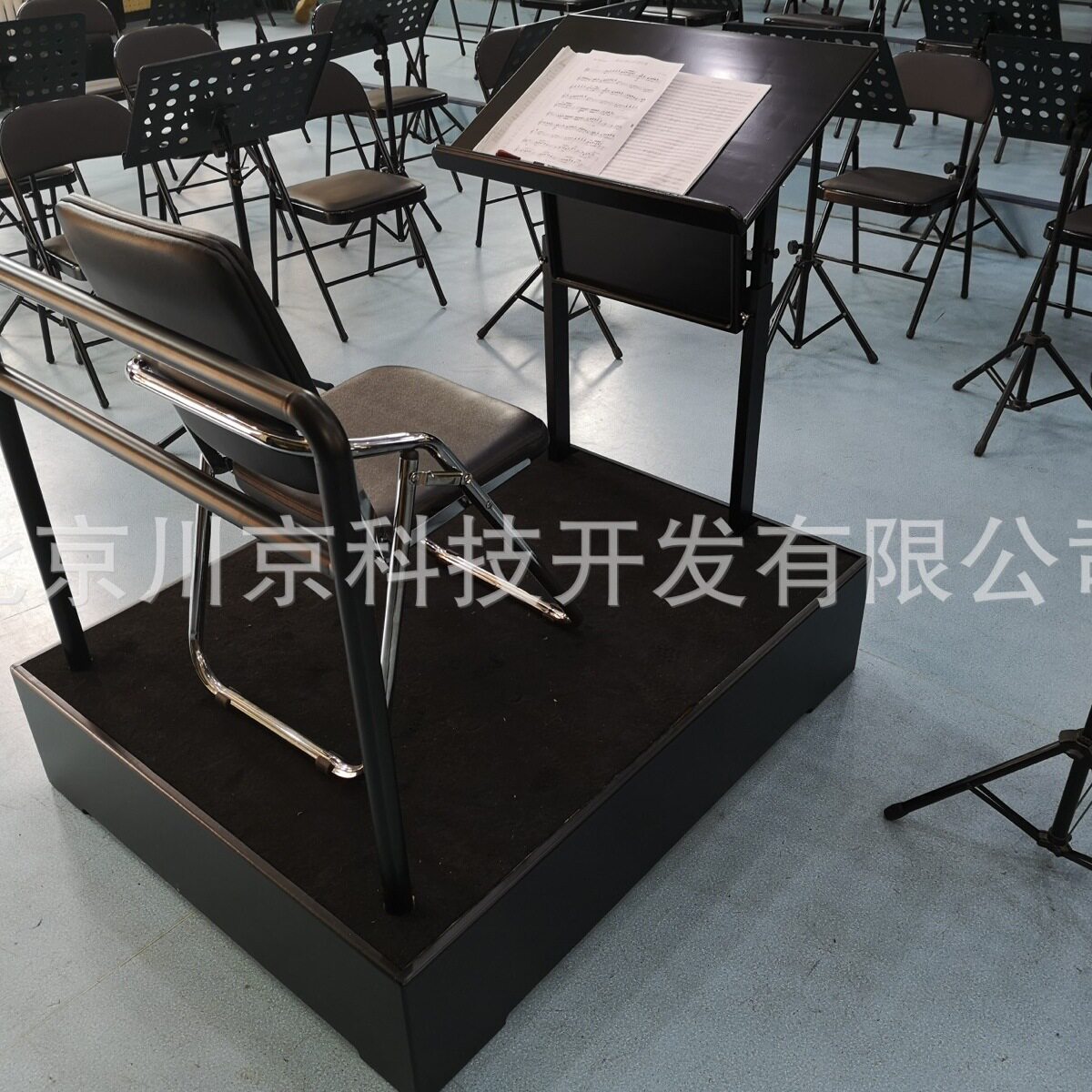 2和声牌交响乐指挥台学校管?