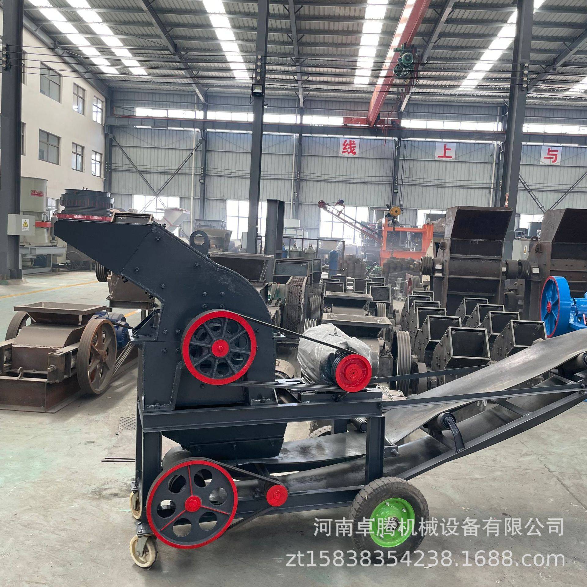 小型轻质砖头砖瓦锤式移动车鹅卵石混凝土水泥块石灰石锤式制砂机