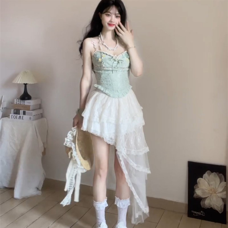 法式甜辣妹绿色吊带连衣裙子女夏季设计感小众不规则蛋糕长裙套装