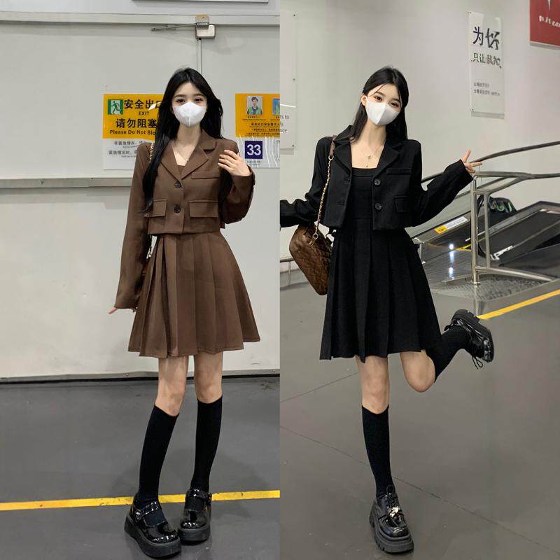 大码胖mm法式西装连衣裙套装女秋季百褶吊带裙遮肉显瘦裙子两件套