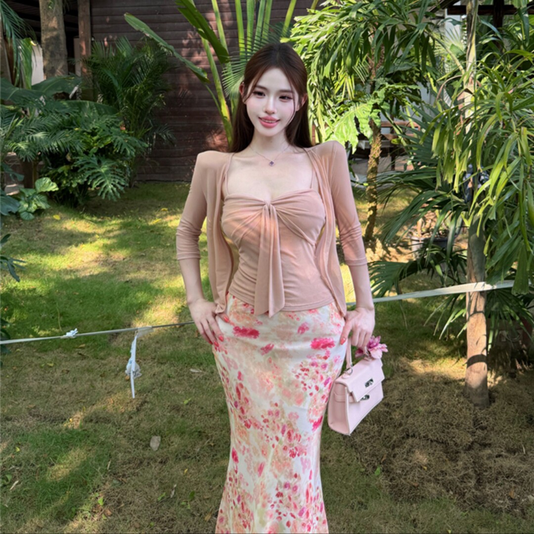 粉色吊带和开衫两件套印花修身包臀鱼尾半身裙女套装